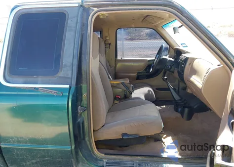 1999 Mazda B3000 Se/Tl z USA, uszkodzony, nr VIN 4F4YR16V1XTM19881